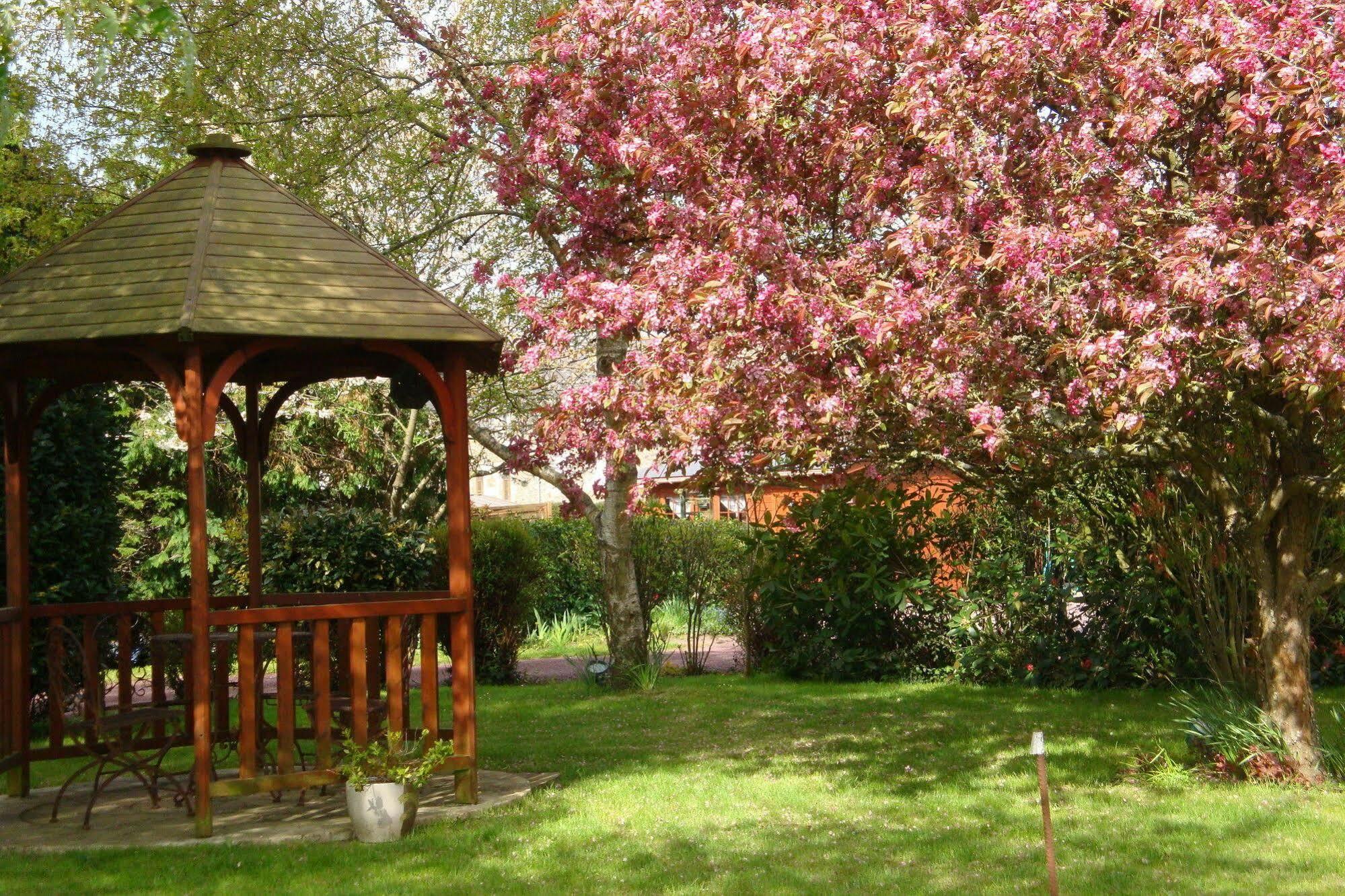 Bed and Breakfast Au Jardin D'Eloise Tremereuc Экстерьер фото